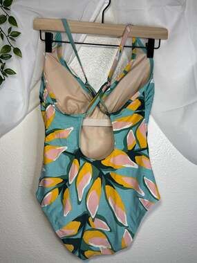 Kona Sol Women's V-Neck Crisscross Back One Piece Swimsuit Floral Foliage Teal
